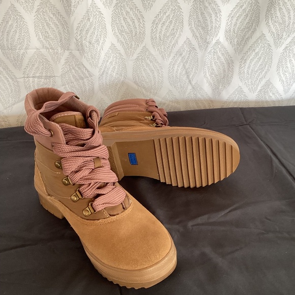 Keds brand hiking boots - Picture 2 of 3